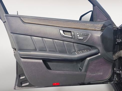 Used 2016 Mercedes-Benz E 350 Sedan image 16