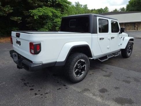 Used 2022 Jeep Gladiator Sport AWD/4WD image 7