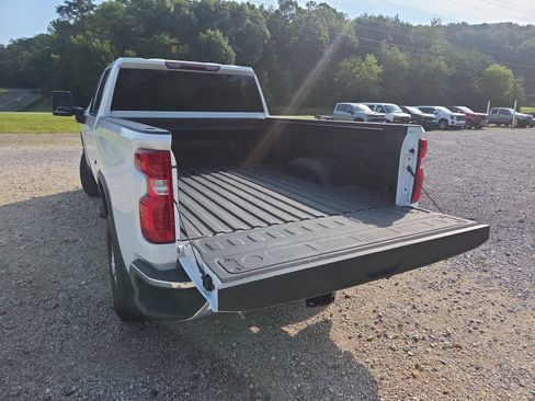 Used 2025 Chevrolet Silverado 2500 LT AWD/4WD image 24
