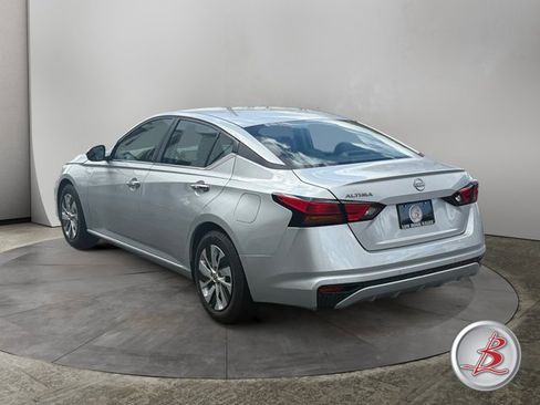 Used 2023 Nissan Altima 2.5 S image 5