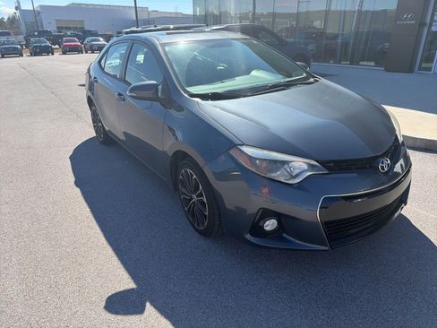 Used 2016 Toyota Corolla S w/ Driver Convenience Package image 2