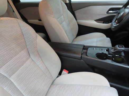 Used 2021 Nissan Rogue SV image 27