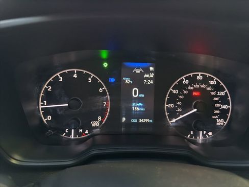 Used 2023 Toyota Corolla LE image 3