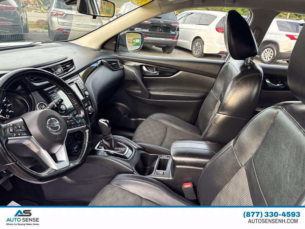 Used 2022 Nissan Rogue Sport SV w/ Technology Package AWD/4WD image 13