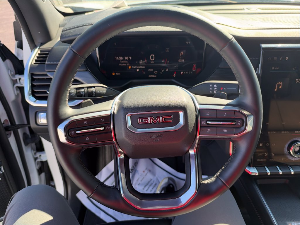 Used 2026 GMC Acadia Elevation w/ Elevation Premium Package FWD image 17