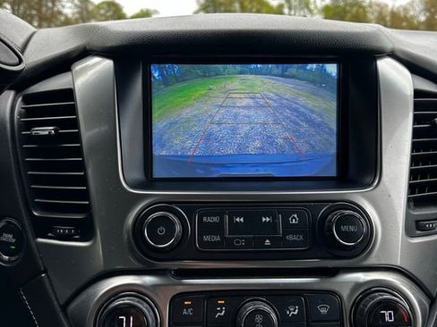 Used 2019 Chevrolet Suburban LT image 19