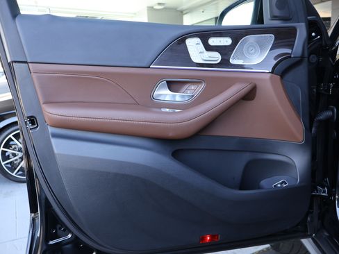 Certified 2025 Mercedes-Benz GLS 450 4MATIC image 13