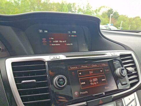 Used 2015 Honda Accord EX-L image 19