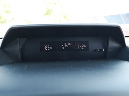 Used 2023 Subaru Forester AWD/4WD image 16