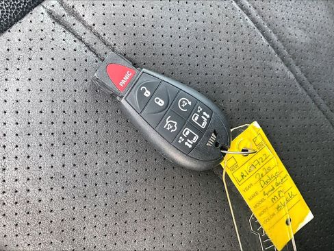 Used 2020 Dodge Grand Caravan SXT image 14