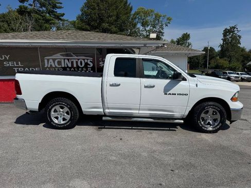 Used 2012 RAM 1500 Classic SLT RWD image 2