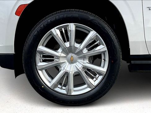 Used 2021 Chevrolet Tahoe High Country w/ Premium Package AWD/4WD image 36