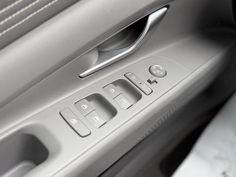 Used 2022 Hyundai Elantra SEL w/ Convenience Package image 19