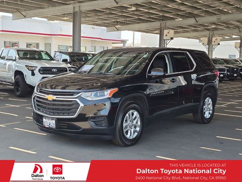 Used 2020 Chevrolet Traverse LS FWD image 1