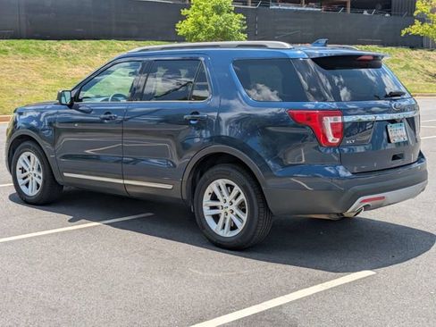 Used 2017 Ford Explorer XLT FWD image 6