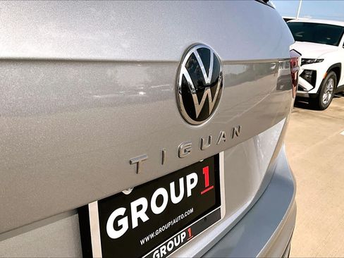 Used 2023 Volkswagen Tiguan SE R-Line FWD image 30