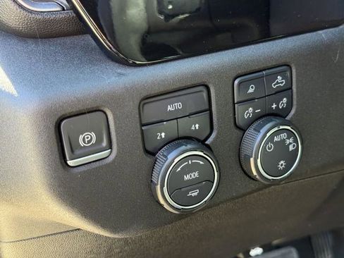 Used 2022 Chevrolet Silverado 1500 LT w/ Texas Edition Plus image 21