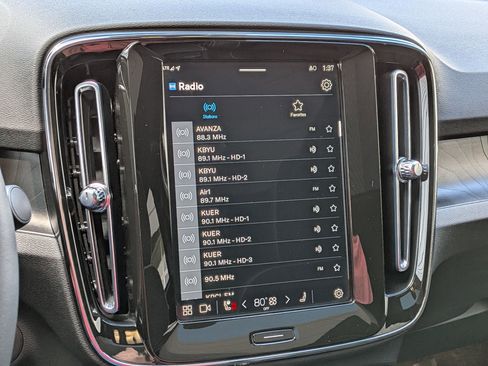 Certified 2023 Volvo C40 P8 Recharge Ultimate w/ Protection Package Premier image 20