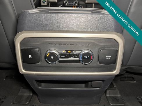 Used 2023 Ford Expedition XLT image 12