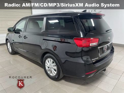 Used 2016 Kia Sedona LX w/ LX Convenience Package FWD image 4