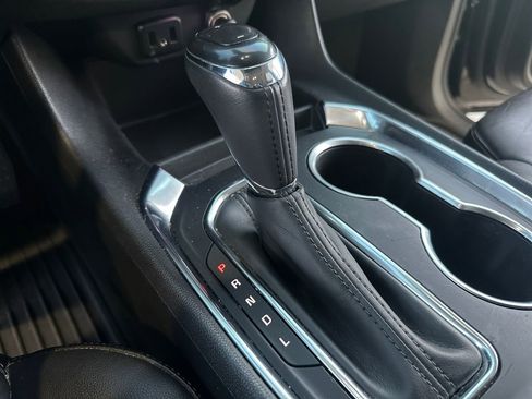 Used 2018 Chevrolet Traverse LT image 18