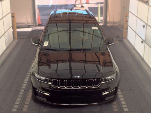 Used 2023 Jeep Grand Cherokee Limited AWD/4WD image 6