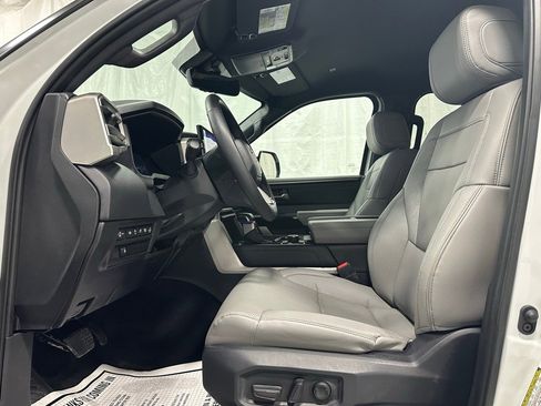 Used 2025 Toyota Tundra Limited image 15