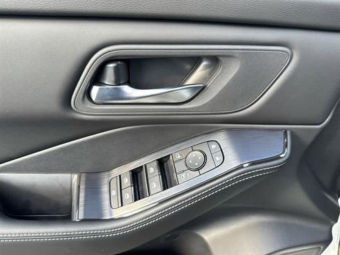 New 2026 Nissan Rogue SV image 10