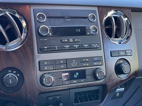 Used 2012 Ford F250 Lariat image 28