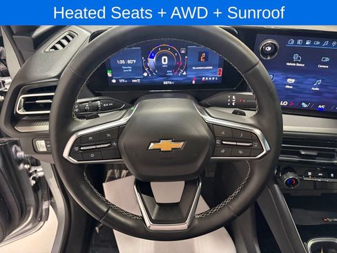 Used 2025 Chevrolet Traverse LT w/ Sun and Wheel Package AWD/4WD image 11