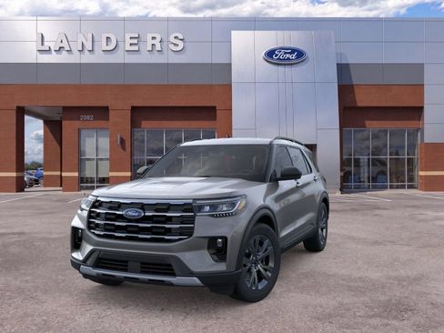 New 2026 Ford Explorer Active AWD/4WD image 2