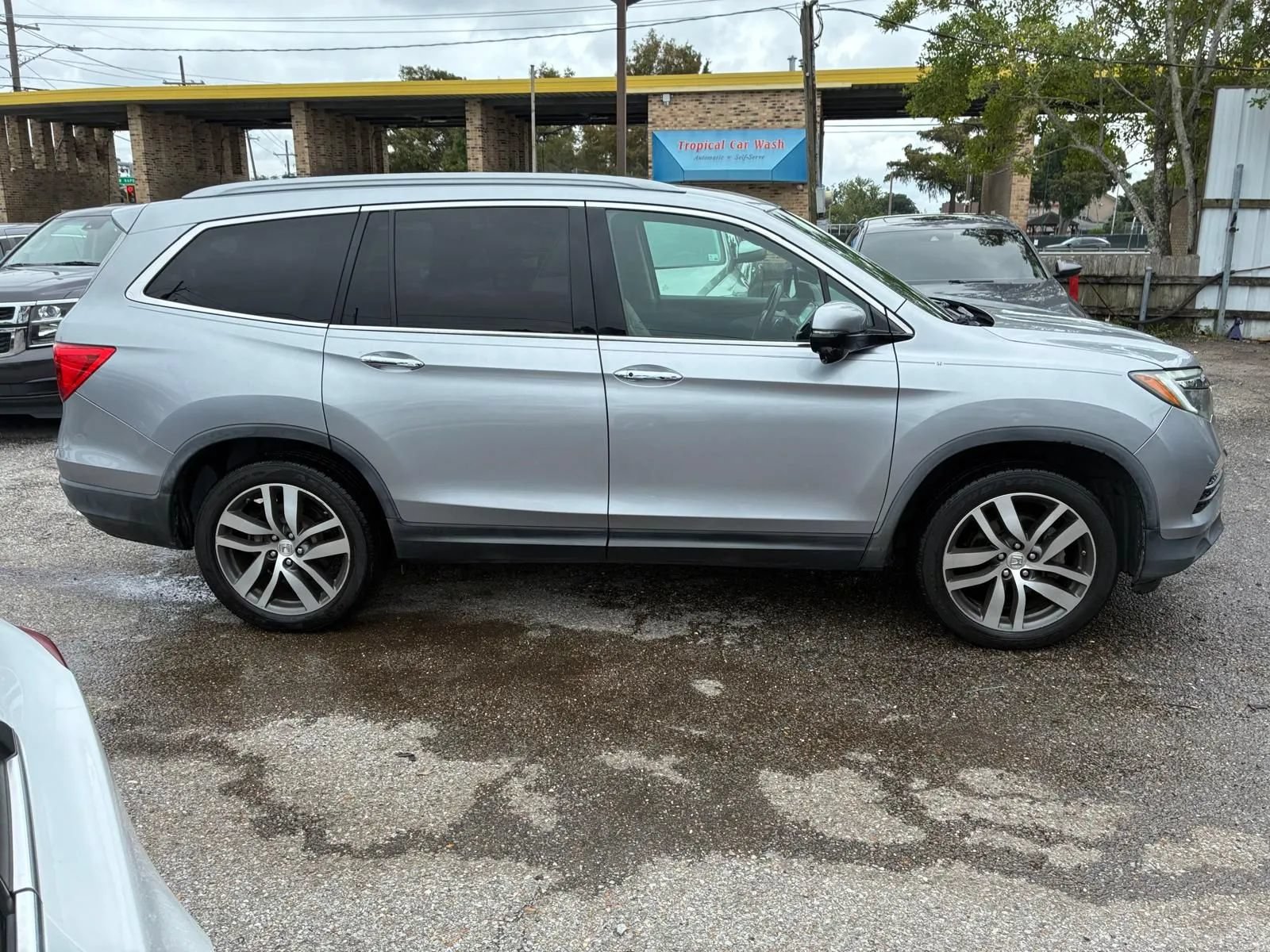 Used 2016 Honda Pilot Touring image 5