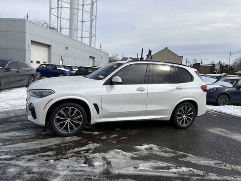 Used 2019 BMW X5 xDrive50i w/ M Sport Package image 4