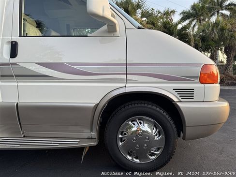 Used 1999 Volkswagen Eurovan FWD image 11