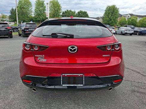 Used 2020 MAZDA MAZDA3 Hatchback w/ Preferred Package FWD image 7
