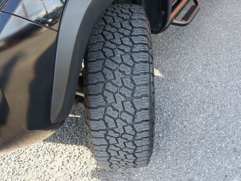 Used 2021 Toyota Tacoma TRD Off-Road image 46