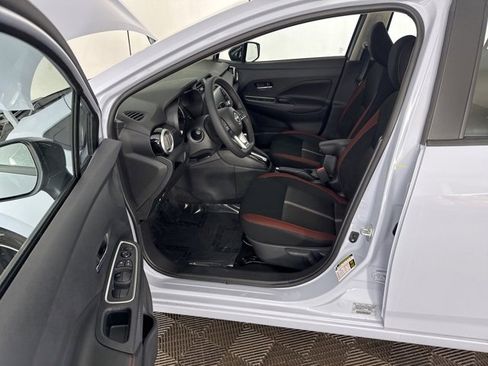 New 2025 Nissan Versa SR w/ Trunk Package image 22