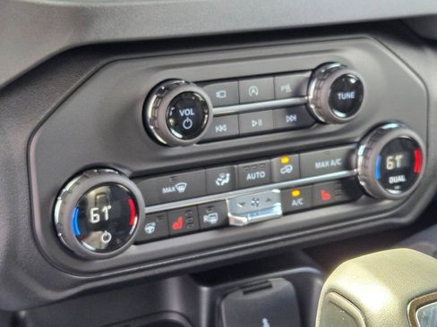 New 2026 Ford Bronco Raptor AWD/4WD image 26