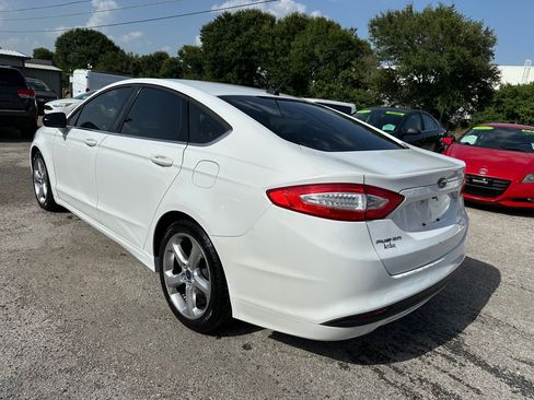 Used 2016 Ford Fusion SE FWD image 4