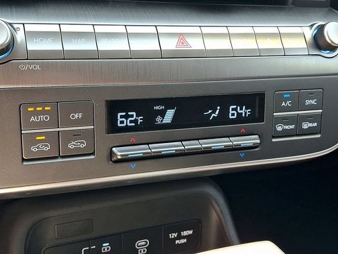 Certified 2024 Hyundai Kona SEL AWD/4WD image 18