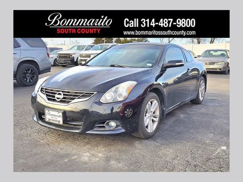 Used 2010 Nissan Altima 2.5 S w/ Premium Pkg image 1