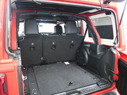 Used 2020 Jeep Wrangler Unlimited Sahara w/ Uconnect 4C Nav & Sound Group image 17