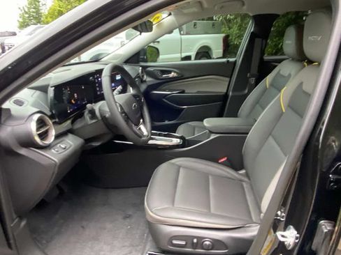 Used 2026 Chevrolet Trax ACTIV w/ Driver Confidence Package FWD image 11