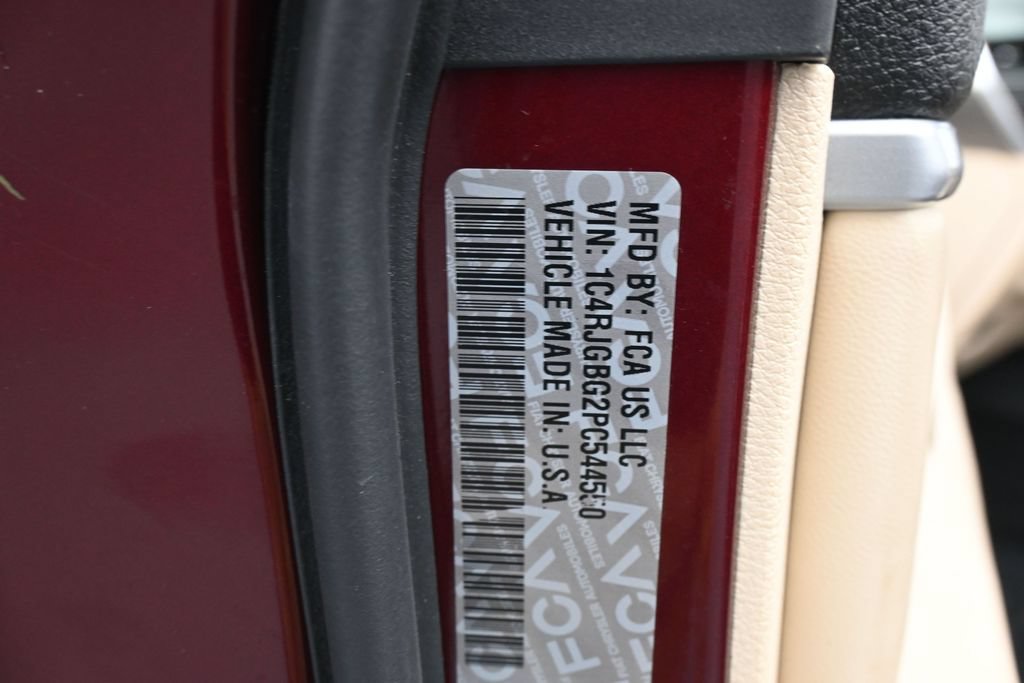 Used 2023 Jeep Grand Cherokee Limited w/ Trailer Tow Prep Group (B) RWD image 17