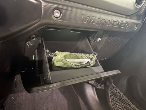 Used 2022 Jeep Wrangler Unlimited Sport AWD/4WD image 29
