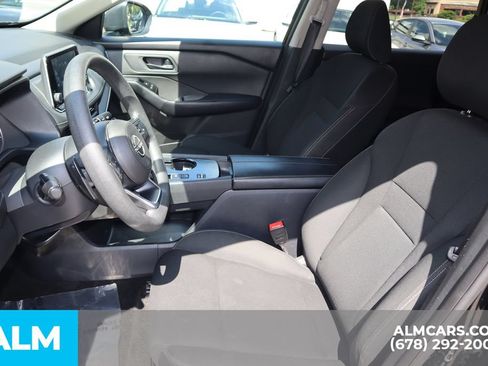 Used 2024 Nissan Rogue S FWD image 17