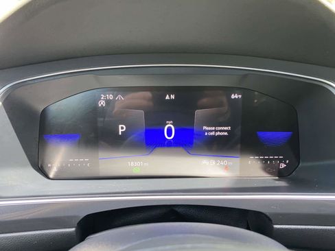 Certified 2023 Volkswagen Tiguan SE R-Line AWD/4WD image 17