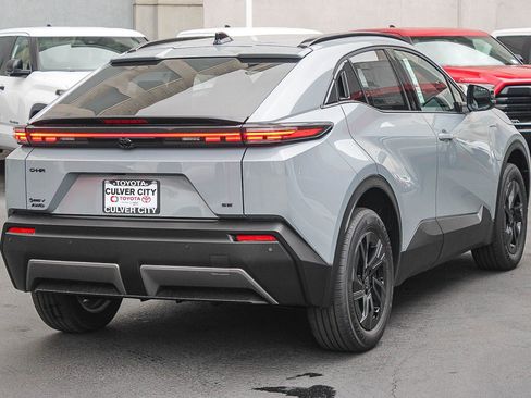 New 2026 Toyota C-HR AWD/4WD image 9