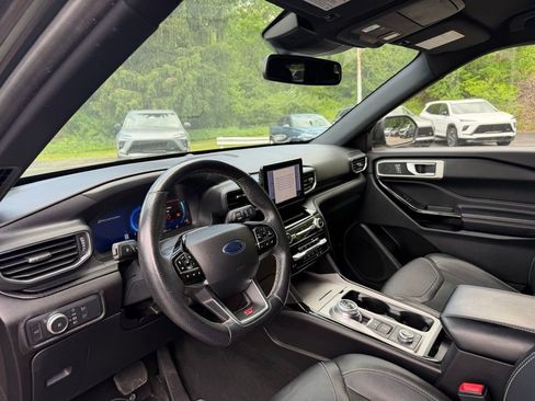 Used 2022 Ford Explorer ST w/ ST Street Pack AWD/4WD image 15
