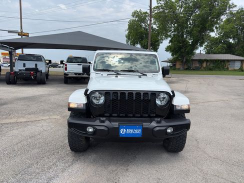 Used 2021 Jeep Gladiator Sport AWD/4WD image 2